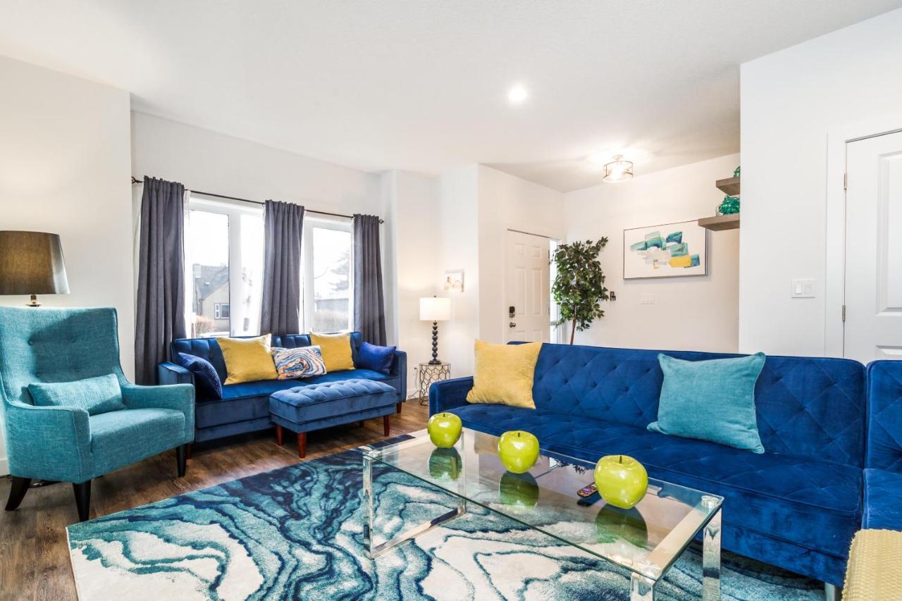 إيدمونتون Vibrant Modern Oasis - Free Parking, Netflix, Fast Wi-Fi - Long Stays Welcome المظهر الخارجي الصورة