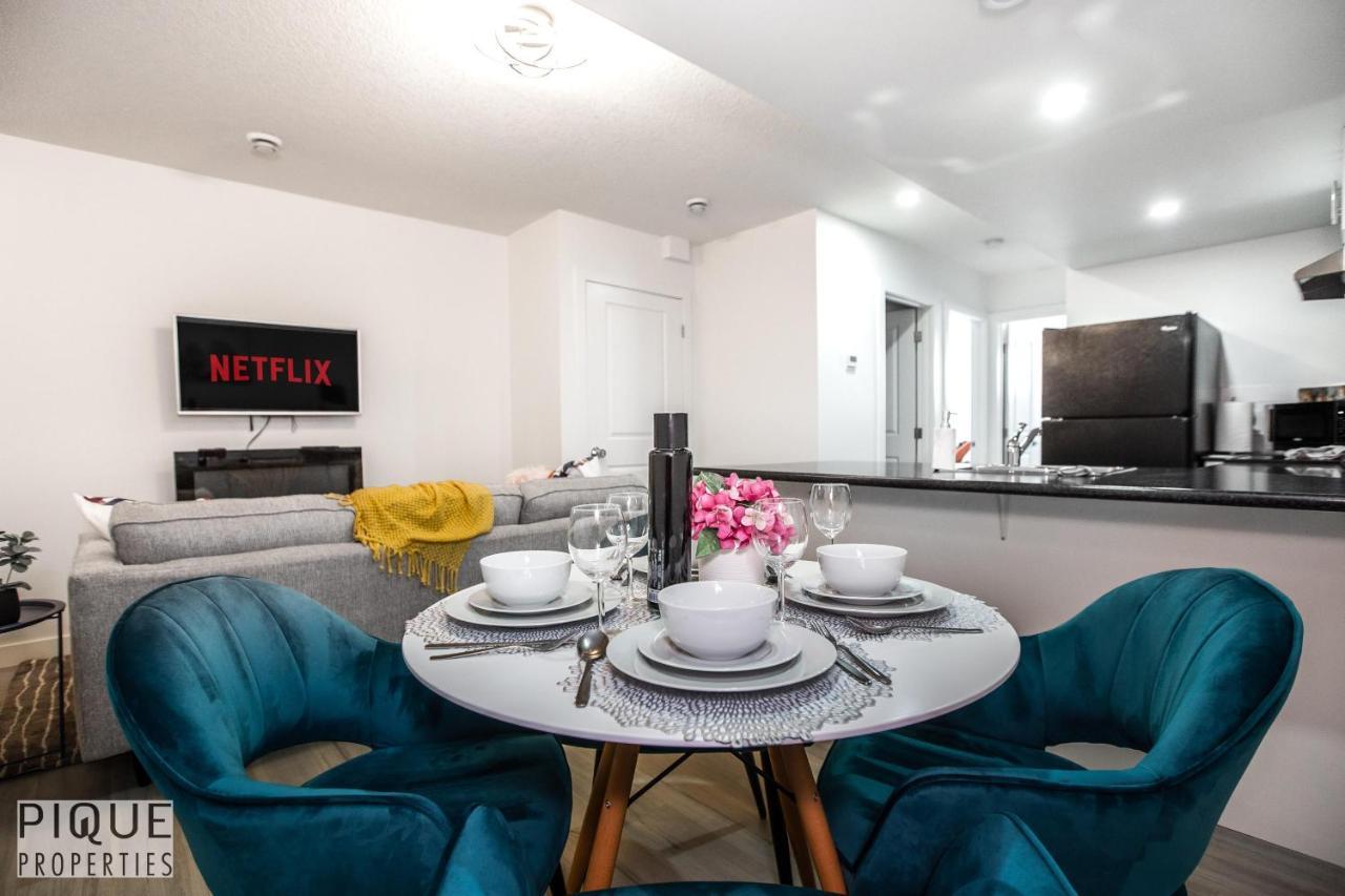 إيدمونتون Vibrant Modern Oasis - Free Parking, Netflix, Fast Wi-Fi - Long Stays Welcome المظهر الخارجي الصورة